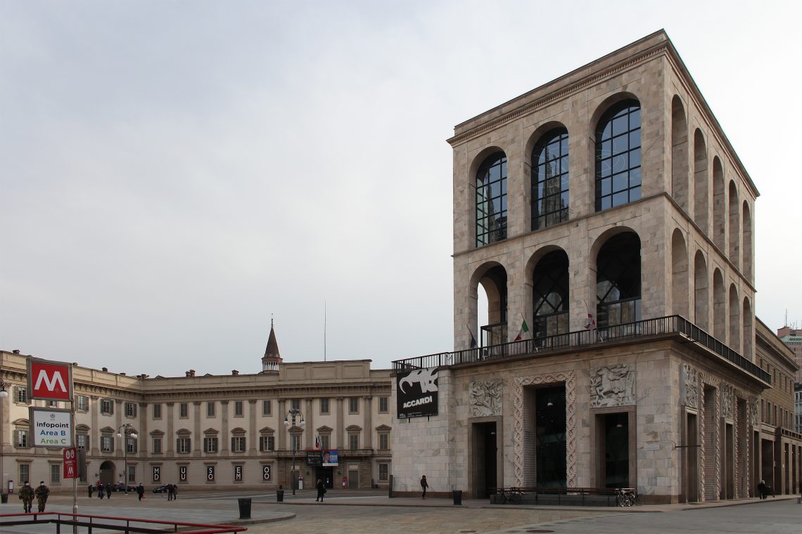 Edificio del Museo el Novecento in piazza del Duomo Milano